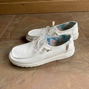 HEY DUDE Wendy Silk Moon White Shoes 8 Womens